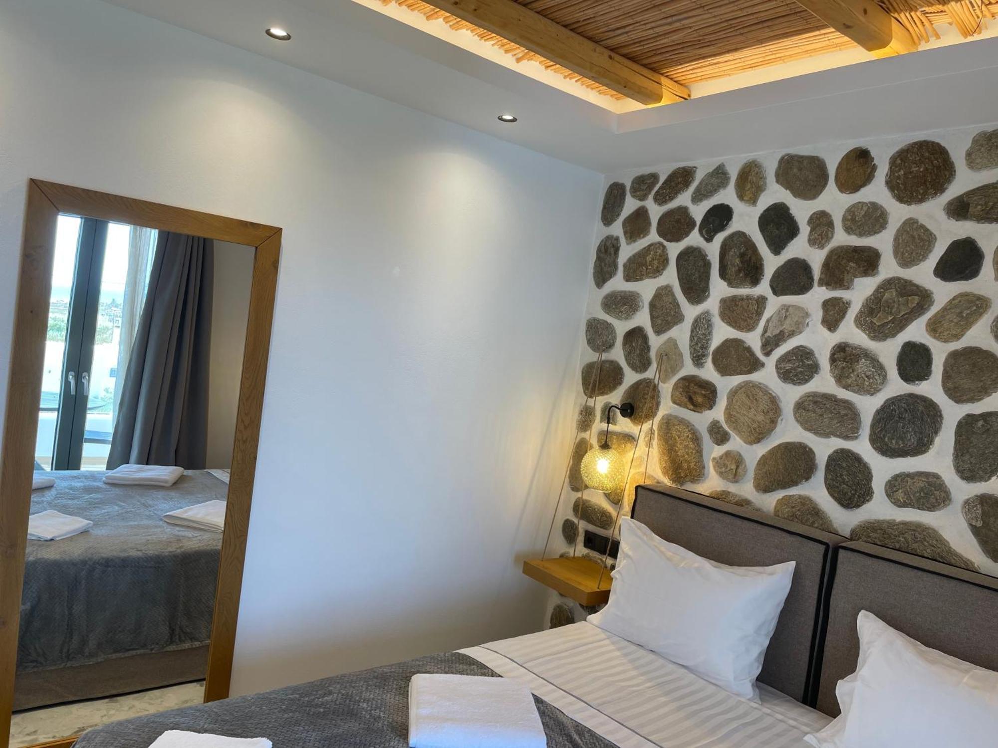 Latramys Suites มีกรีวิกลา ภายนอก รูปภาพ